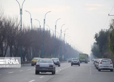 خبرنگاران بعضی جایگاههای توزیع سوخت خوزستان بنزین غیر استاندارد ارایه می نمایند