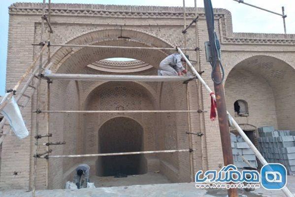 بازسازی خانه: بازسازی اضطراری آب انبار هفت بادگیری حسین آباد آغاز شد