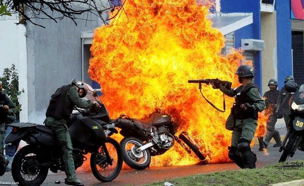 انفجار بمب جاسازی شده در موتورسیکلت هنگام خنثی سازی