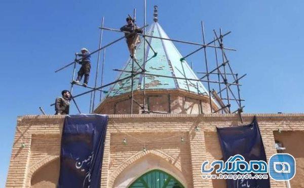 عملیات بازسازی امامزاده زینب خاتون فراهان آغاز شد