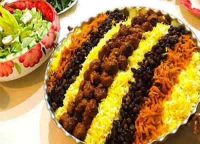 کشمش پلو با گوشت چرخ نموده